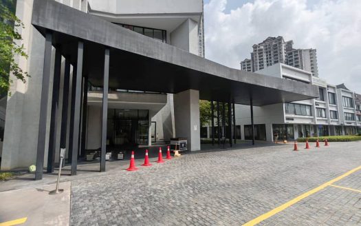 Condominium The Hub